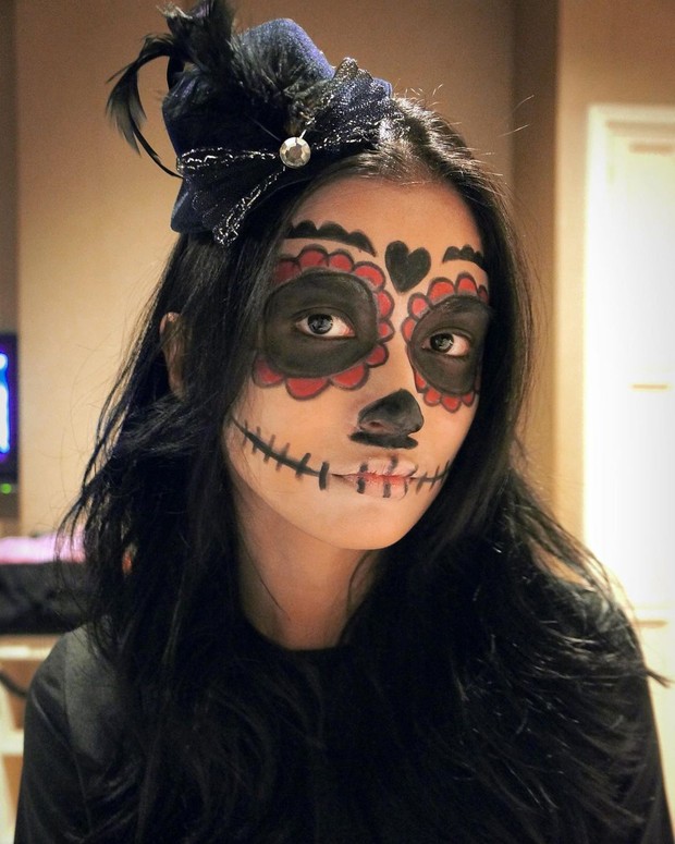 Potret cantik Chelsea Olivia dengan makeup karakter di momen Halloween.