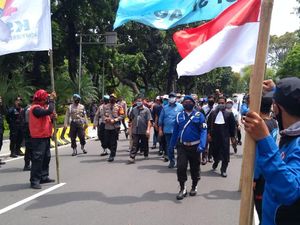 Polisi Izinkan Presiden KSPI-KSPSI dan 200 Massa Buruh Menuju Gedung MK