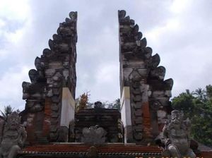 Terpikat Indah Pura Tirta Empul Bali