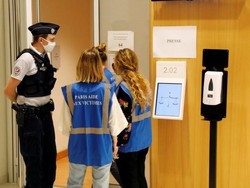 Terdakwa Positif Corona, Sidang Kasus Penyerangan Charlie Hebdo Ditunda