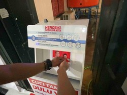 Kreatif! Cawalkot Semarang Hendi Kampanye dengan Robot Cuci Tangan