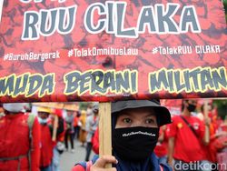 400 Buruh Demo Tolak UU Cipta Kerja di Depan Kemenaker Siang Ini