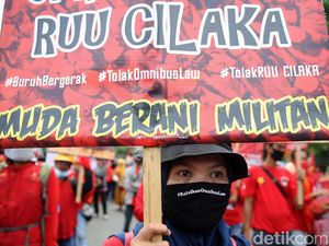 PSHK UII: Obesitas Regulasi di Peraturan Menteri, Omnibus Law Tak Tepat