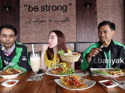 Diajak Makan di Kafe, Dua Ojol Ini Bandingkan dengan Makanan Warteg