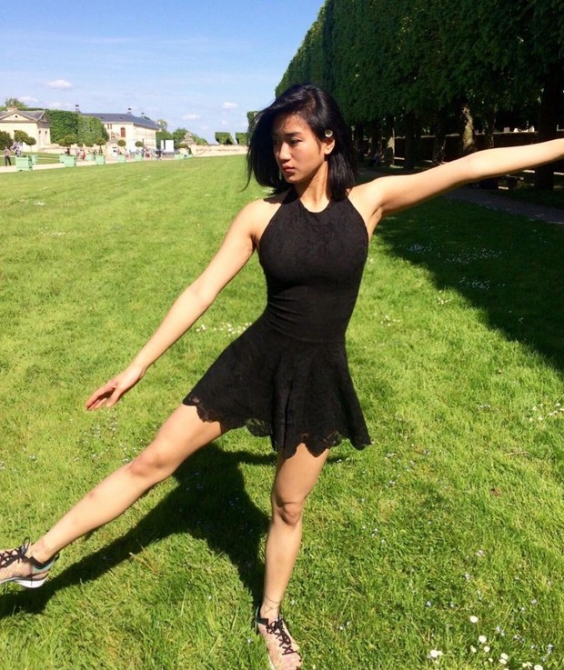 Gaya Chef Renatta saat liburan di luar negeri/Foto: Instagram/renattamoeloek Ulasan gaya simple dan kasual dari Chef Renatta