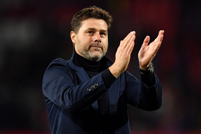 Mauricio Pochettino BELGRADE, SERBIA - NOVEMBER 06: Mauricio Pochettino, Manager of Tottenham Hotspur claps the fans after the UEFA Champions League group B match between Crvena Zvezda and Tottenham Hotspur at Rajko Mitic Stadium on November 06, 2019 in Belgrade, Serbia. (Photo by Justin Setterfield/Getty Images)