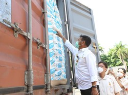 Mentan Lepas Ekspor Perdana Pakan Ternak ke 7 Negara di Asia & Eropa