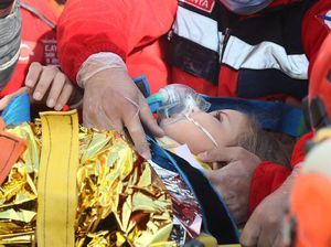 Video Evakuasi Balita Setelah 4 Hari Tertimbun Reruntuhan di Turki