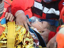 Video Evakuasi Balita Setelah 4 Hari Tertimbun Reruntuhan di Turki