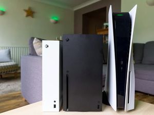 Potret Xbox Series X Berdampingan Musuhnya PS5