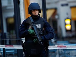 Polisi Masih Buru Pelaku Teror di Wina dalam Pencarian Besar-besaran