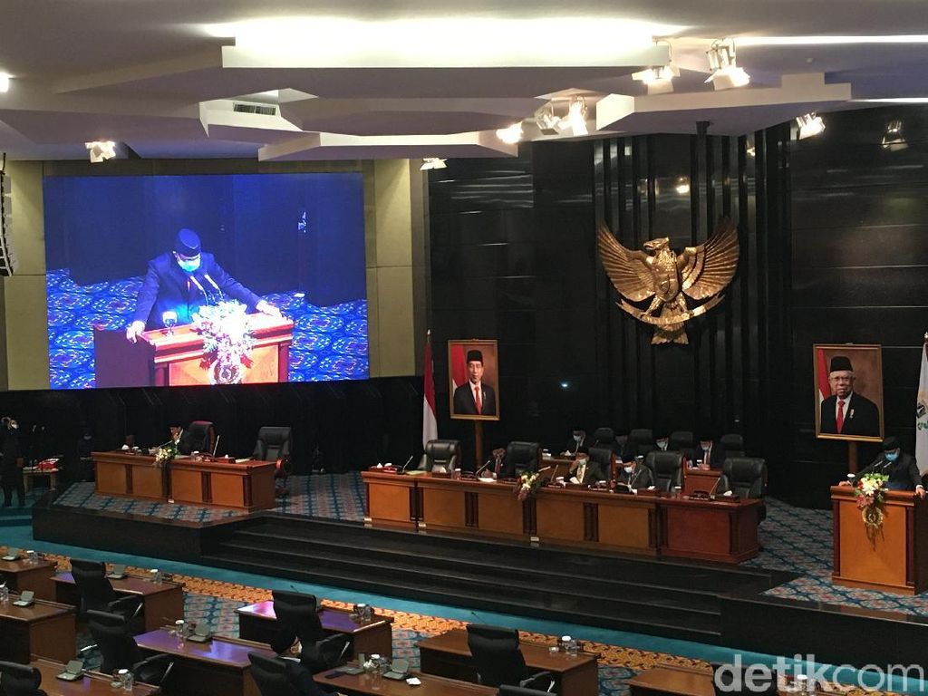 Sampaikan Raperda APBD-P 2020, Anies Cerita Dampak PSBB terhadap Ekonomi Sampaikan Raperda APBD-P 2020, Anies Cerita Dampak PSBB terhadap Ekonomi