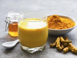 Minum Kopi Campur Kunyit Efektif Turunkan BB, Ini 5 Alasannya