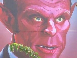 Setan Macron Muncul di Iran