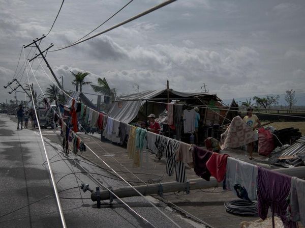Potret Sisa-sisa Terjangan Topan Ganas di Filipina