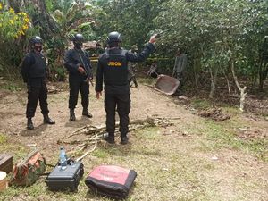 Sebuah Mortir Ditemukan Warga di Tapanuli Utara, Tim Jibom Lakukan Disposal Sebuah Mortir Ditemukan Warga di Tapanuli Utara, Tim Jibom Lakukan Disposal