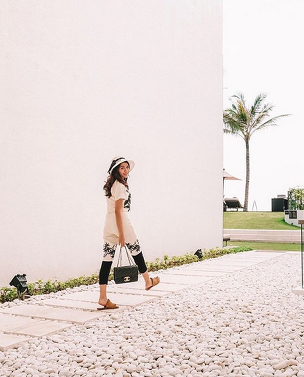 tips foto ootd/instagram.com/achasinaga/background minimalis background minimalis