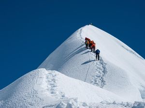 Gletser di Gunung Everest Mencair gegara Air Kencing, Kok Bisa? Gletser di Gunung Everest Mencair gegara Air Kencing, Kok Bisa?