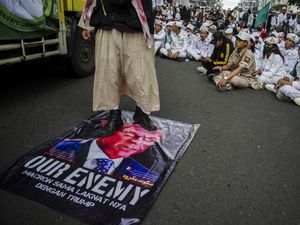 Kecaman Terhadap Macron Terus Menggema di Jabar-Banten