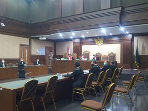 Jalani Sidang Dakwaan, Andi Irfan Teman Dekat Pinangki Hadir Virtual