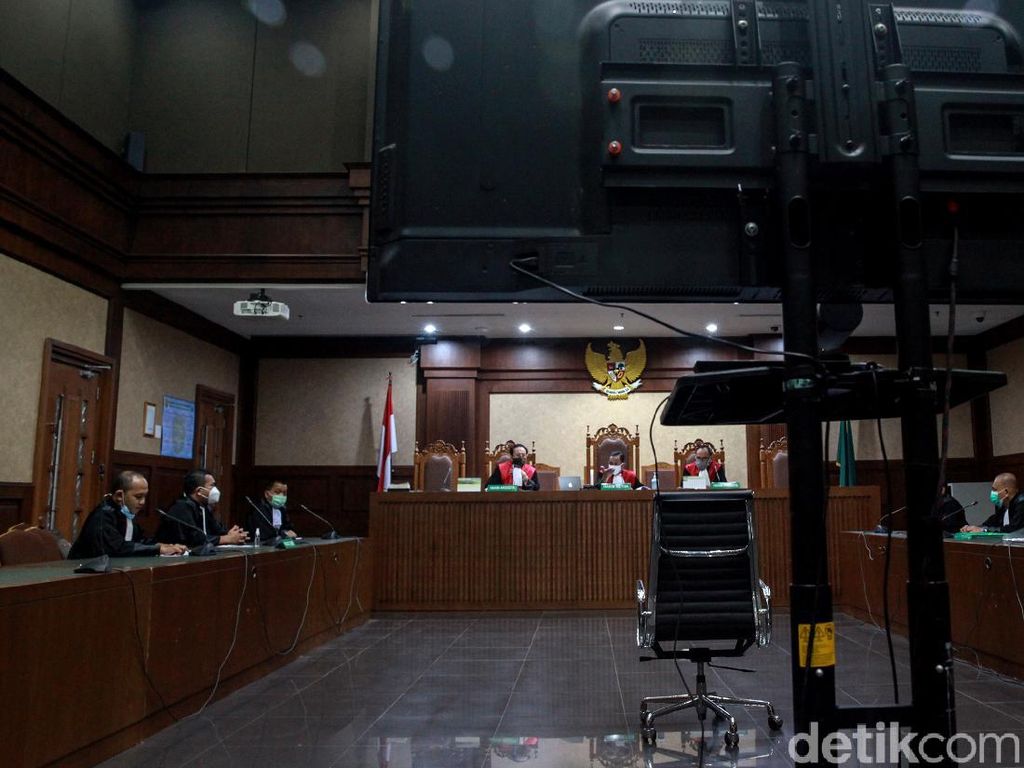 Hakim Cecar Teman Dekat Pinangki yang Beri Keterangan Palsu Hakim Cecar Teman Dekat Pinangki yang Beri Keterangan Palsu