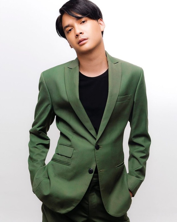 Baskara sendiri merupakan jebolan Abang None DKI Jakarta tahun 2016.