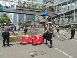 Demo di Kedubes Prancis Selesai, Massa Bubar-Lalin Arah HI Dibuka