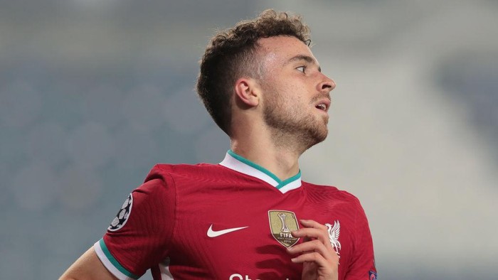 BERGAMO, ITALY - NOVEMBER 03:  Diogo Jota of Liverpool FC celebrates after scoring the opening goal during the UEFA Champions League Group D stage match between Atalanta BC and Liverpool FC at Gewiss Stadium on November 03, 2020 in Bergamo, Italy. (Photo by Emilio Andreoli/Getty Images)