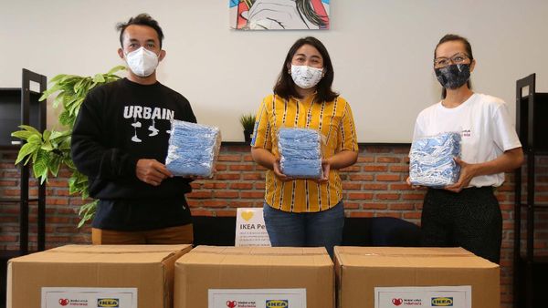 Donasi Ribuan Masker Kain untuk Cegah COVID-19