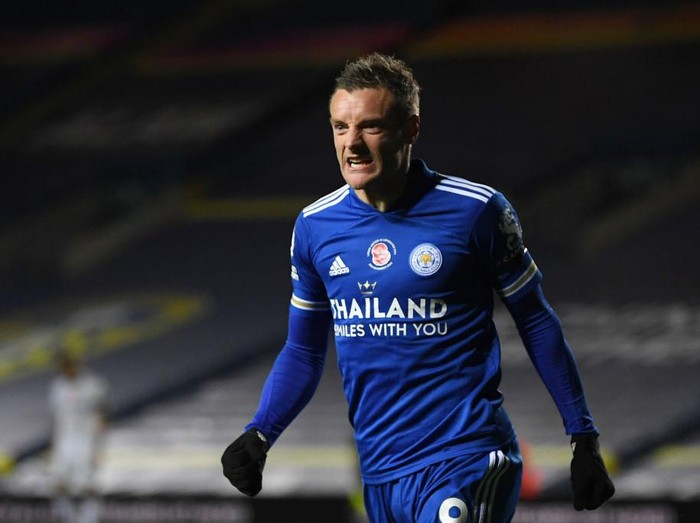 LEEDS, ENGLAND - NOVEMBER 02: Jamie Vardy of Leicester City celebrates after scoring his team's third goal during the Premier League match between Leeds United and Leicester City at Elland Road on November 02, 2020 in Leeds, England. Sporting stadiums around the UK remain under strict restrictions due to the Coronavirus Pandemic as Government social distancing laws prohibit fans inside venues resulting in games being played behind closed doors. (Photo by Michael Regan/Getty Images)