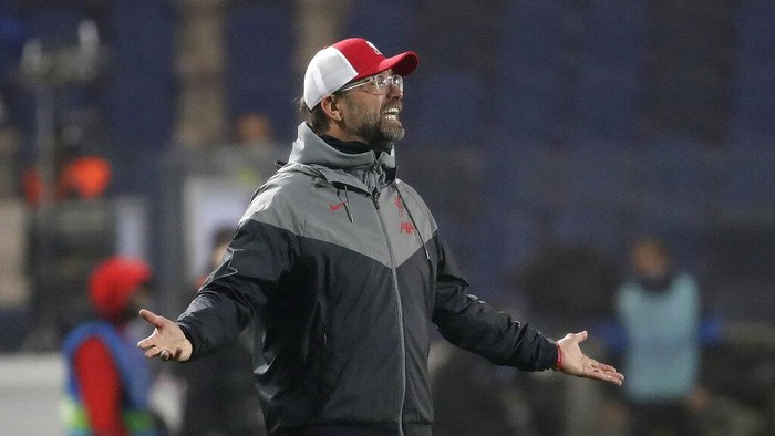 Liverpools manager Jurgen Klopp reacts during the Champions League, group D soccer match between Atalanta and Liverpool, at the Gewiss Stadium in Bergamo, Italy, Tuesday, Nov. 3, 2020. (AP Photo/Luca Bruno)