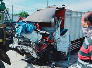 Tabrakan Truk Muatan Pasir di Klaten, Seorang Kernet Tewas