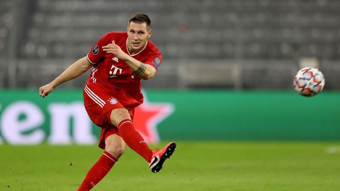 Niklas Sule MUNICH, GERMANY - OCTOBER 21: Niklas Süle of FC Bayern München runs with the ball during the UEFA Champions League Group A stage match between FC Bayern Muenchen and Atletico Madrid at Allianz Arena on October 21, 2020 in Munich, Germany. (Photo by Alexander Hassenstein/Getty Images)