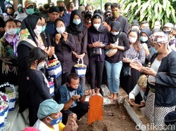 Suasana Duka Pemakaman Ki Seno, Wayang Bima dan Bagong Turut Dikuburkan