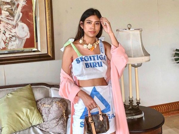 8 Gaya Selebgram Viral karena Pakai Celana Indomie hingga Tas Karung Terigu