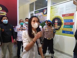 Perempuan Korban Jambret di Jakut Cerita Detik-detik HP Dirampas Pelaku