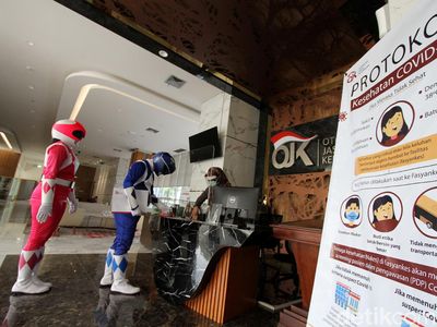 Saat Power Rangers Kunjungi Kantor OJK di Solo