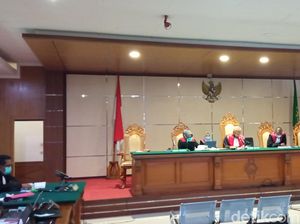 Divonis 4 Tahun, Eks Pejabat Pemkot Bandung Masih Bisa Berkeliaran Divonis 4 Tahun, Eks Pejabat Pemkot Bandung Masih Bisa Berkeliaran