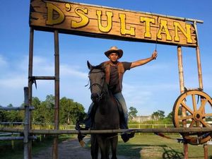 Mau Liburan Gaya Sultan? Coba Saja Wisata Berkuda