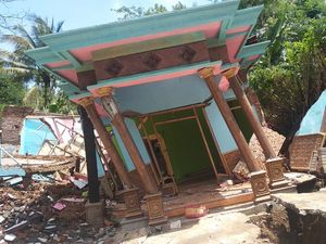 Rumah di Malang Nyaris Roboh Karena Tanahnya Gerak, Ini Kata Pakar Geologi Rumah di Malang Nyaris Roboh Karena Tanahnya Gerak, Ini Kata Pakar Geologi