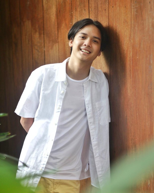 Passionnya di bidang akting terus berkembang sehingga mendapat tawaran dari beberapa projek yang melibatkan kepiawaian berakting.