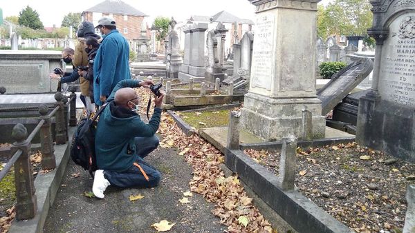 Foto: Tur Sejarah ke Kuburan Yahudi di London