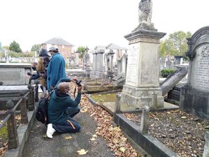 Foto: Tur Sejarah ke Kuburan Yahudi di London