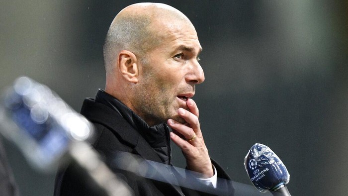 Real Madrids head coach Zinedine Zidane gives an interview after the Champions League group B soccer match between Borussia Moenchengladbach and Real Madrid at the Borussia Park in Moenchengladbach, Germany, Tuesday, Oct. 27, 2020. (AP Photo/Martin Meissner)