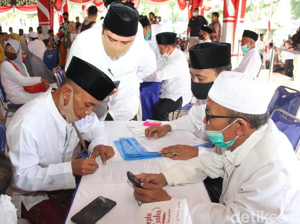 Sejumlah Harapan Mengalir ke Mantan Pengikut Syiah Usai Dibaiat ke Suni Sejumlah Harapan Mengalir ke Mantan Pengikut Syiah Usai Dibaiat ke Suni