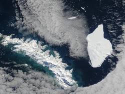 Bongkahan Es Raksasa Antartika dalam Jalur Tabrakan dengan Suaka Margasatwa