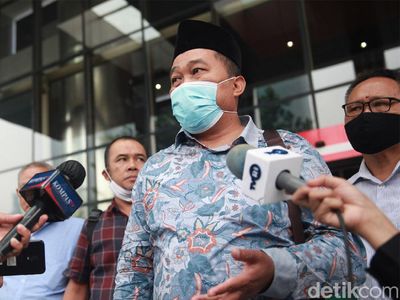 Boyamin Saiman Janjikan SGD 100 Ribu untuk Informasi Harun Masiku