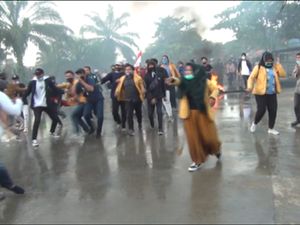 Bawa Senjata Tajam Saat Demo Omnibus Law, Mahasiswa di Kaltim Diamankan