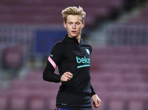 Frenkie de Jong Kok Jadi Bek, Koeman? Frenkie de Jong Kok Jadi Bek, Koeman?