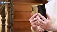 Dear Sultan, Ini HP Layar Lipat Mewah Samsung Harga Rp 43 Juta